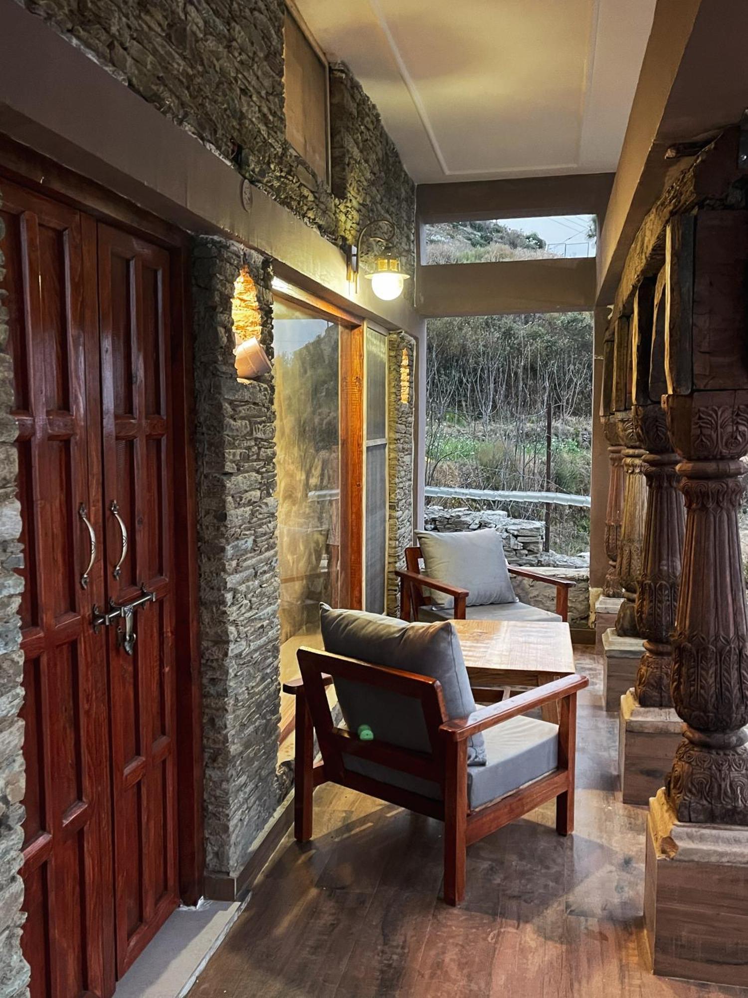 Bsr Farms Resort Pauri Exteriör bild