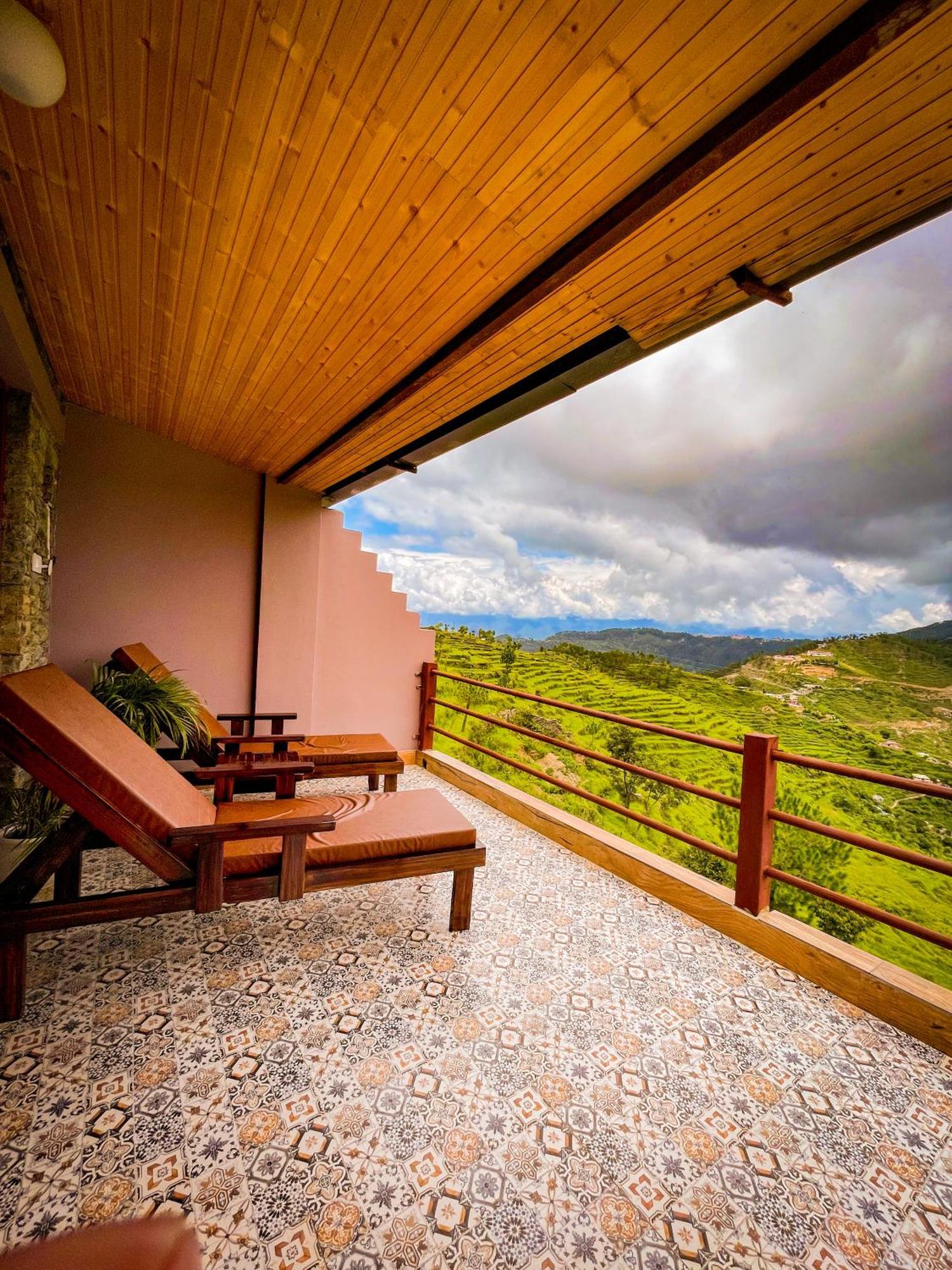Bsr Farms Resort Pauri Exteriör bild