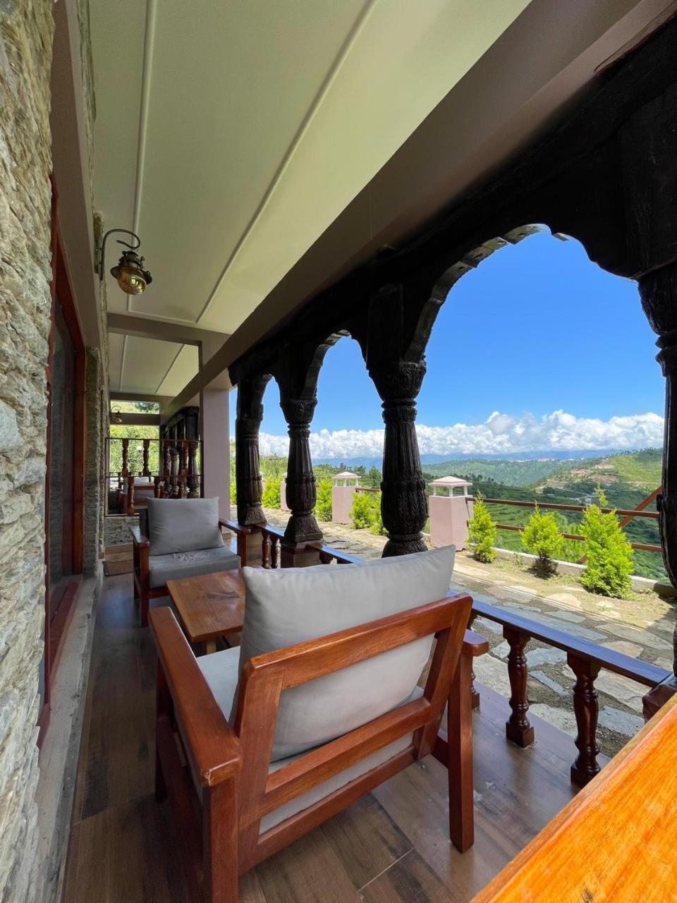 Bsr Farms Resort Pauri Exteriör bild